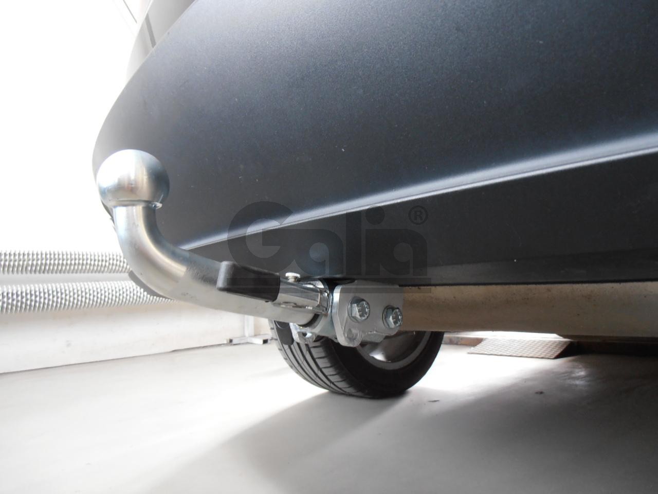 Полностью оцинкованный фаркоп на BMW X5 E70 2007-2013, X5 F15 2013-2018, BMW X6 F16 2014-2019, кроме моделей с M-пакетом. Подрозетник убирается за бампер. Тип шара: C (горизонтальный съемный). Невидимый вырез бампера. Нагрузки: 3500/140 кг, масса фаркопа 17,87 кг