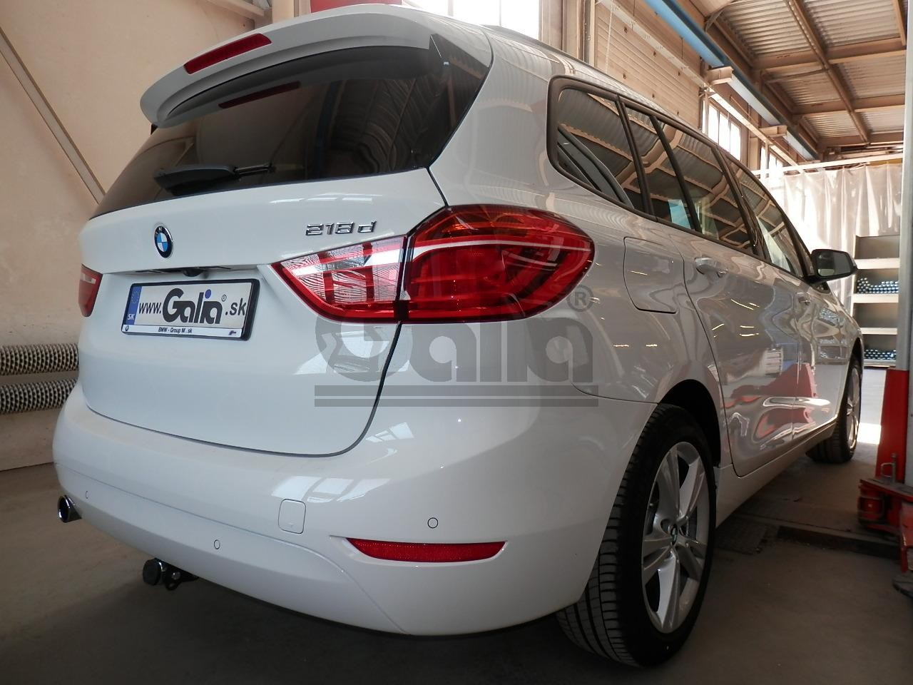 Полностью оцинкованный фаркоп на MINI Countryman 2017-2024, MINI Clubman 2015-2024, BMW X2 F39 2018-2024, BMW X1 F48 07/2015-2022, BMW 2-Series Active Tourer F45 09/2014-2021, BMW 2-Series Gran Tourer F46 05/2015-2021. Подрозетник убирается за бампер. Тип шара: AV (вертикальное быстросъемное крепление шара на ключе). Установка без выреза бампера. Нагрузки: 2000/90 кг, масса фаркопа 14,77 кг