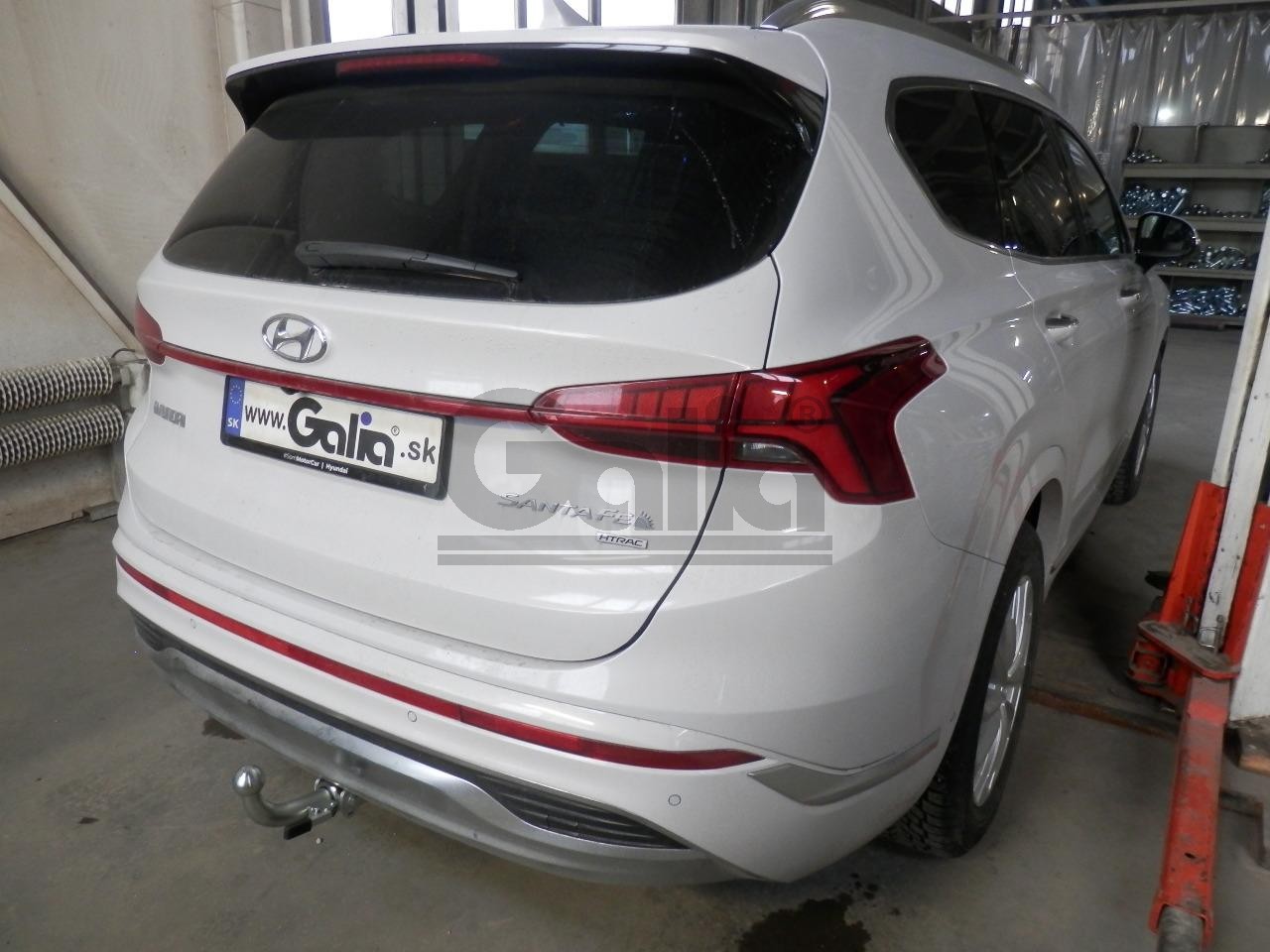 Полностью оцинкованный фаркоп на Hyundai Santa Fe 2020-2023, Kia Sorento MQ4 2020-. Тип шара: AV (вертикальное быстросъемное крепление шара на ключе). Установка без выреза бампера. Нагрузки: 2600/120 кг, масса фаркопа 18,35 кг