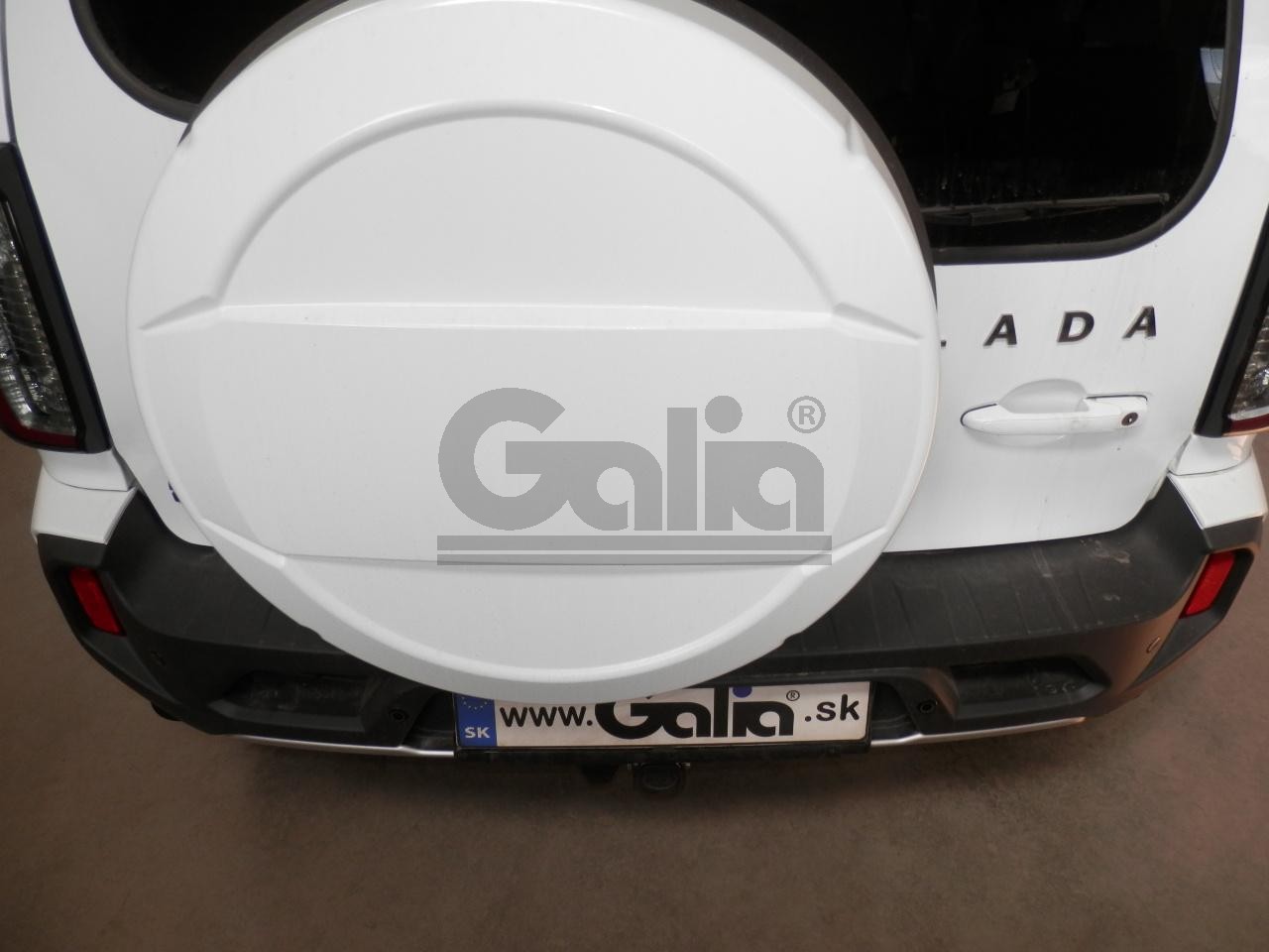 Полностью оцинкованный фаркоп на Lada Niva Travel 2021-, Chevrolet Niva 2123 2008-2020, Lada Niva 2020-2021. Тип шара: C (горизонтальный съемный). Установка без снятия и выреза бампера. Нагрузки: 1400/80 кг, масса фаркопа 13,97 кг