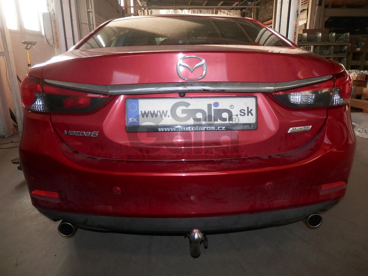 Полностью оцинкованный фаркоп на Mazda 6 2012-2022. Тип шара: C (горизонтальный съемный). Невидимый вырез бампера. Нагрузки: 2000/80 кг, масса фаркопа 18,57 кг